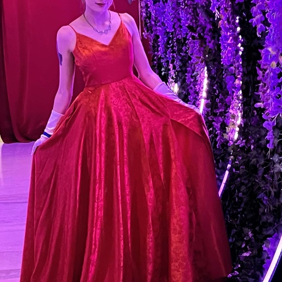 Only worn once - Picture 3 of 3